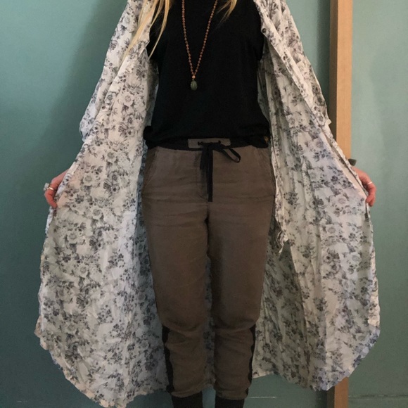 OOAK cape/shall made by designer in Jaipur - Picture 6 of 8